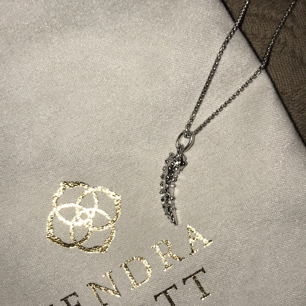 Kendra Scott necklace